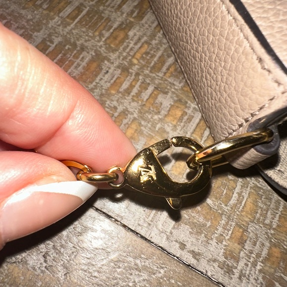 Louis Vuitton Tan Crossbody Bag with Embossed Monogram - Picture 7 of 9